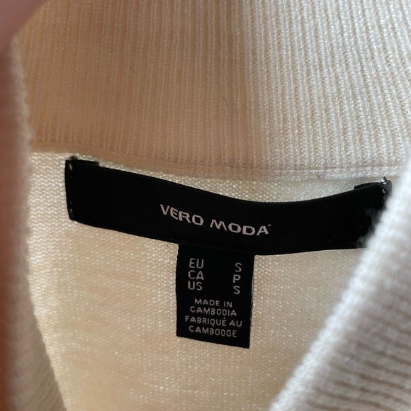 Vero Moda Juliet Sleeve Pullover Sweater, Black & OffWhite. Like new! - Picture 9 of 9